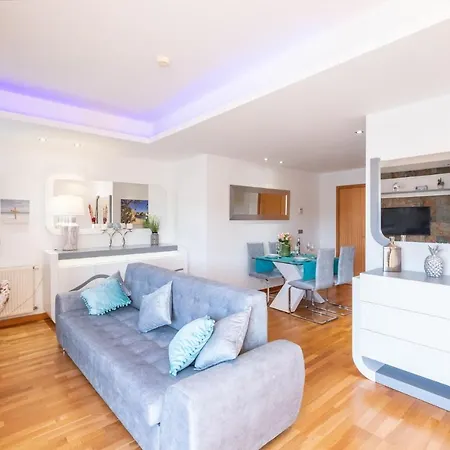 Funtastic Marina 1b3b Апартаменты